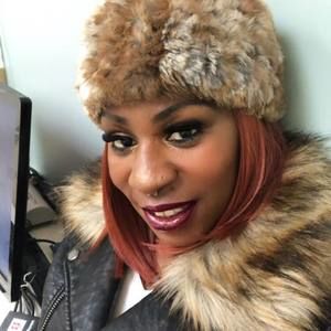 Meet your Posher, Tia